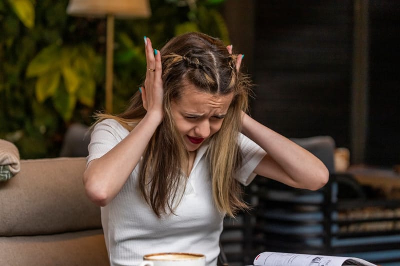 Ruido de motos bajo la lupa: el impacto silencioso en la salud auditiva de quienes viven en la ciudad