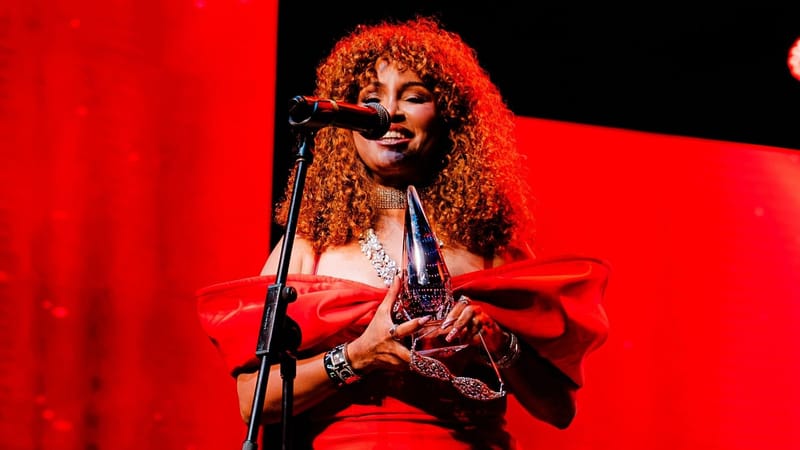 Amneliz conquista Europa y Latinoamérica con un cierre 2025 de premios, giras y éxito