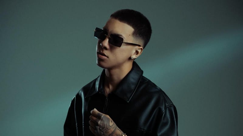 Kevin Gabriel conmueve con su nuevo sencillo "No te vayas ahora": un ruego apasionado ante el adiós