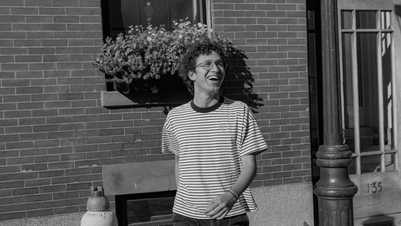 El cantautor colombiano Samuel Osorio estrena 'Tirado en el sofá' y 'María José'