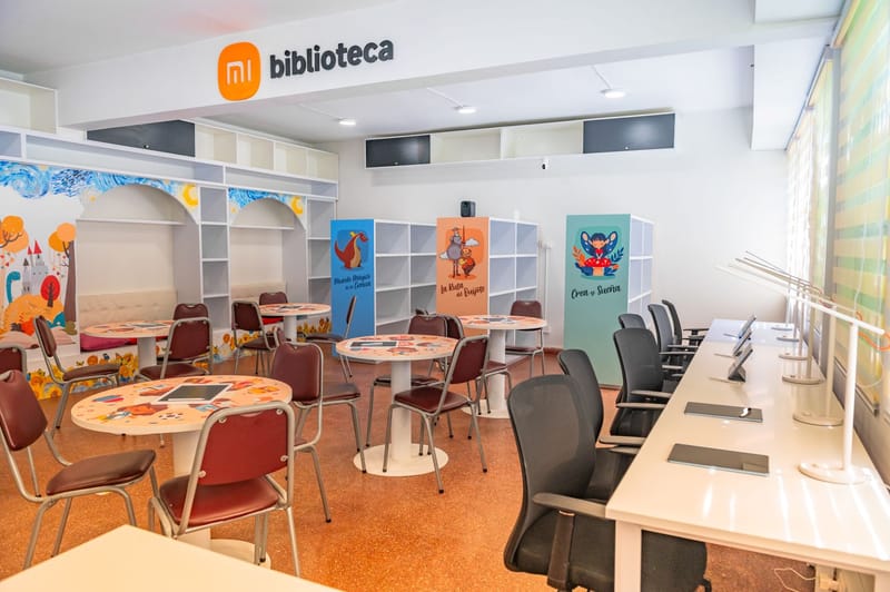 Xiaomi impulsa la educación tecnológica con la renovación de la biblioteca de la Escuela Cuyuncaví en Curacaví