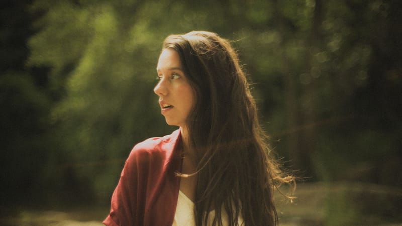 La artista española Raquel Lúa visita Colombia por primera vez