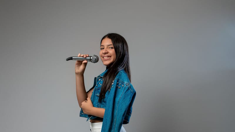 "Sophia" la nueva promesa del pop juvenil, estrena su sencillo "Soy tu amiga, no tu rival"