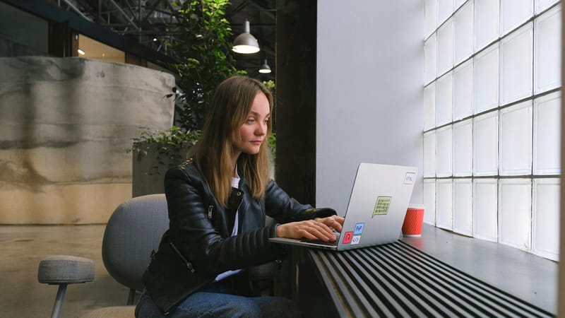 No es el email, es la expectativa: ¿por qué seguimos conectados aunque no debamos?