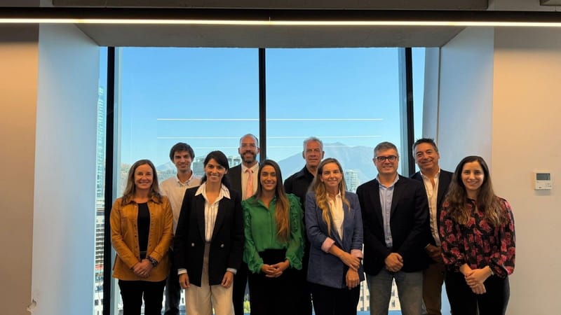 Buk lanza Consejo de IA en el Trabajo junto a líderes del sector 
público y privado