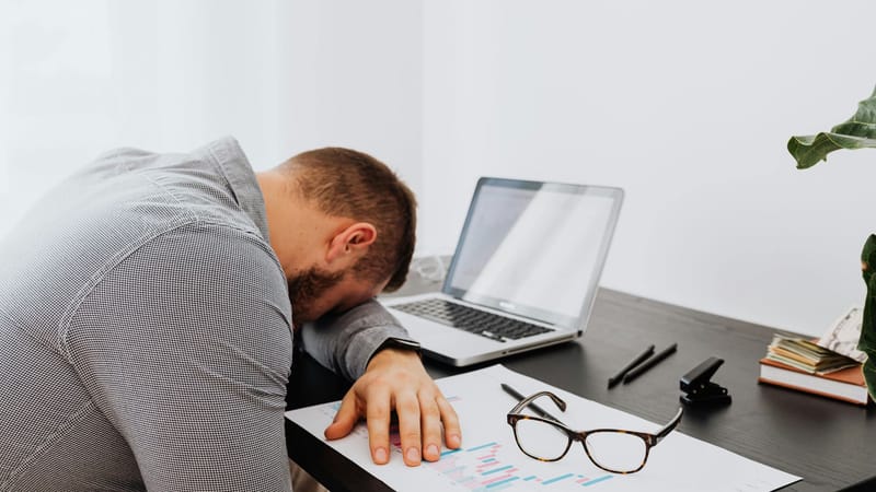 Chile lidera en síntomas de salud mental asociados al estrés laboral