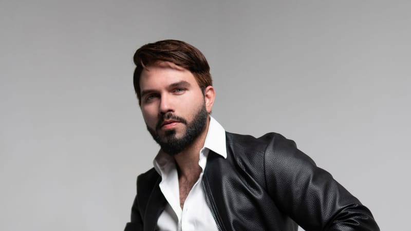 Eduardo Grillo explora los contrastes del alma con doble lanzamiento musical: “Botella” y “Escúchalo”