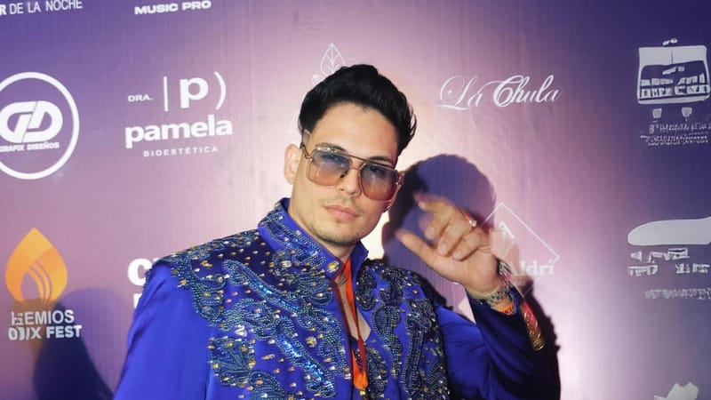 Angelo Perrone gana “Artista Revelación del Año” en los Premios Fénix 2026 en Medellín