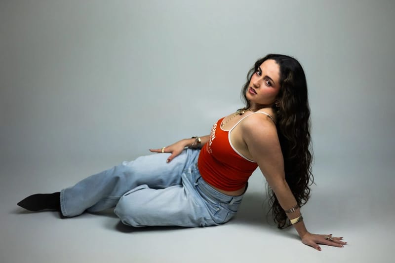 Caluu C. presenta “TETE”, su nuevo sencillo, energía, libertad y la banda sonora de la era Trend