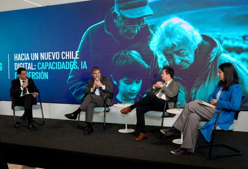 Chile alcanza 96,6% de hogares conectados, pero solo 2 de cada 10 personas declara tener habilidades digitales avanzadas