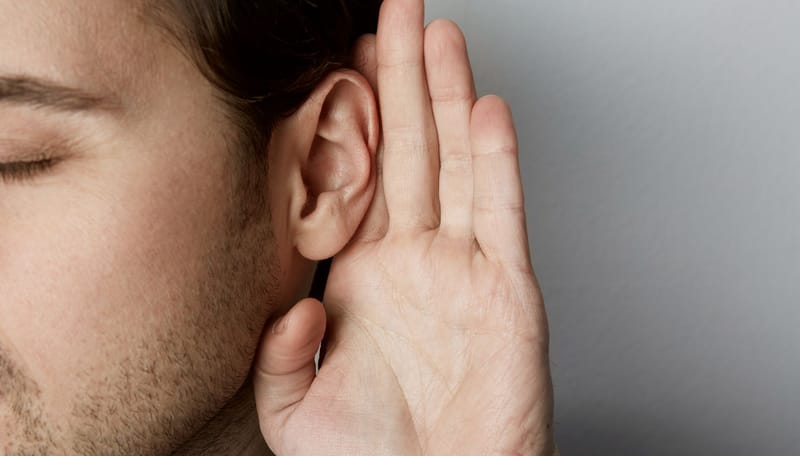 Expertos advierten que déficit de vitamina D podría influir en problemas auditivos como el tinnitus