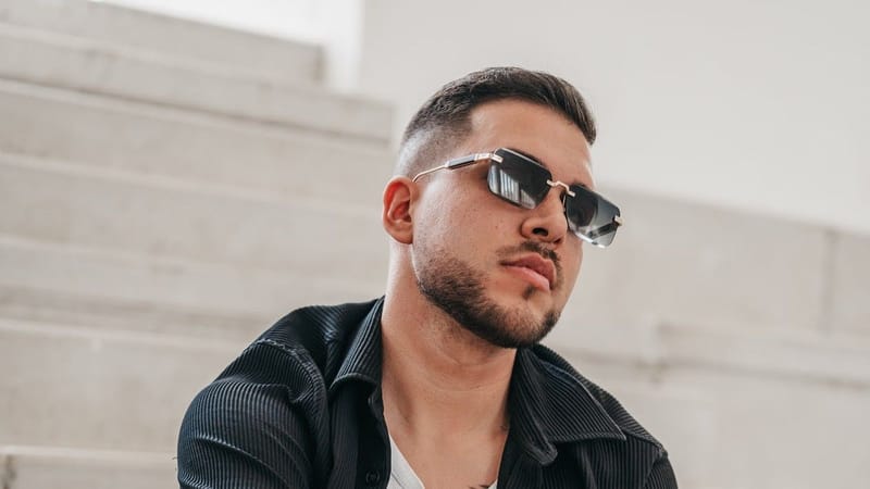 El bachatero español Tony Lozano presenta “Miradita Asesina”, una bachata tropical cargada de pasión junto a DerekVinci, bajo el sello de EQS Música