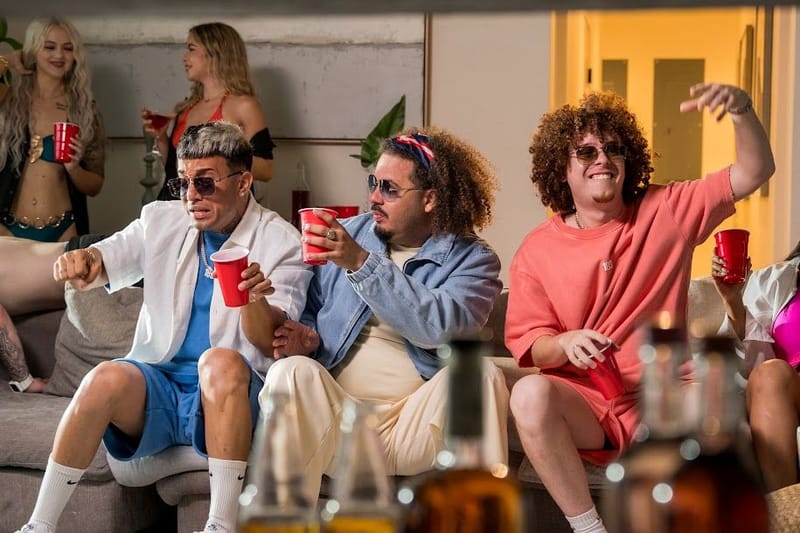 El Rojo, Néstor y Maffio presentan “Borracha”, el merengue reparto que promete dominar el verano