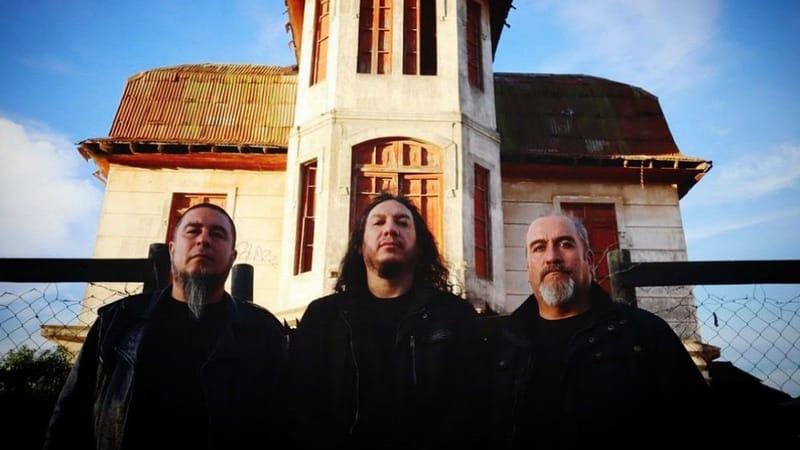 Power trío In-Ad HomineM estrena primer LP: "Entre Fuego y Sombras"