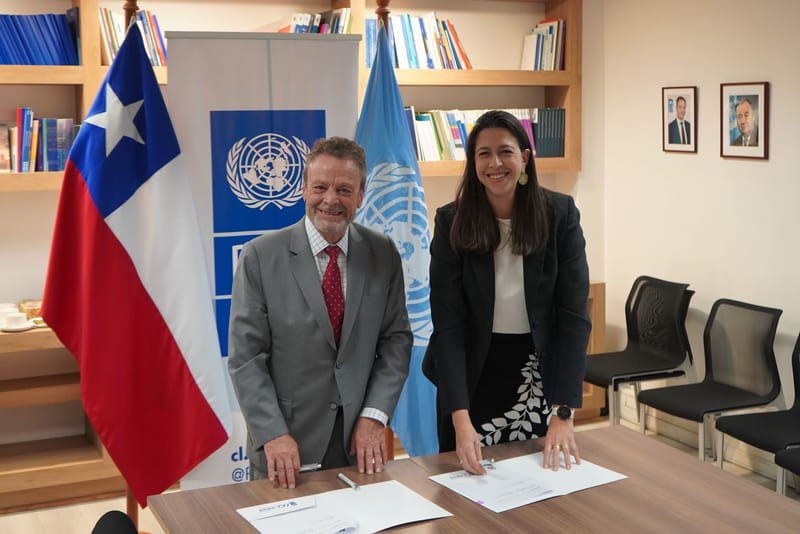Asociación de Aseguradores de Chile y PNUD firman acuerdo para fortalecer la resiliencia financiera a través del seguro