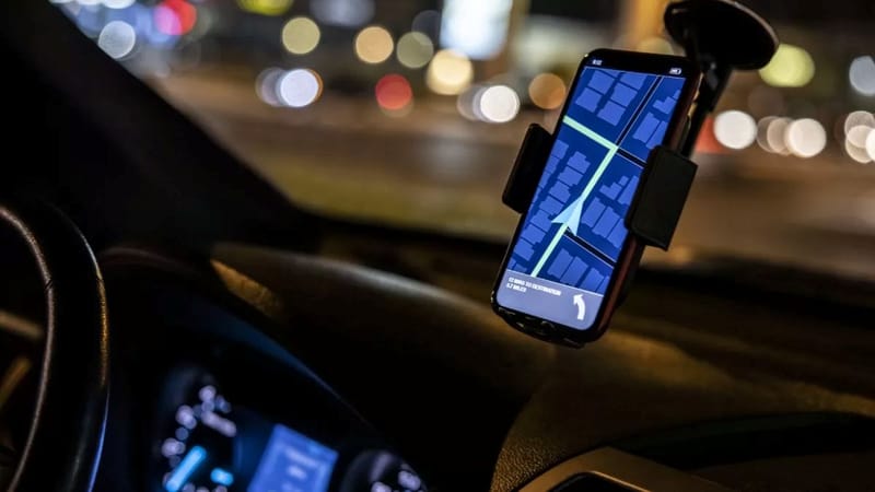 Una yegua de carga, 24 kilos de manjar y hasta una prótesis dental: los objetos más extraños olvidados por usuarios de Uber en Chile