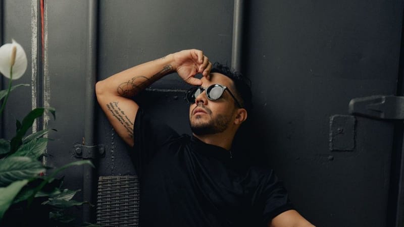 El ingeniero de éxitos Naiz regresa a la escena musical con "Epicentro", un himno de fe y resiliencia para Latinoamérica