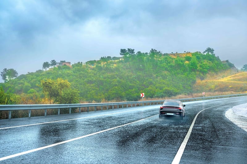 Vacaciones de invierno 2026: Consejos para una conducción automovilística segura en carretera