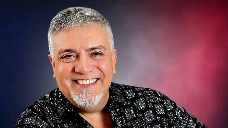 Fernandito Rentas presenta su nuevo sencillo "Gato Encerrado"