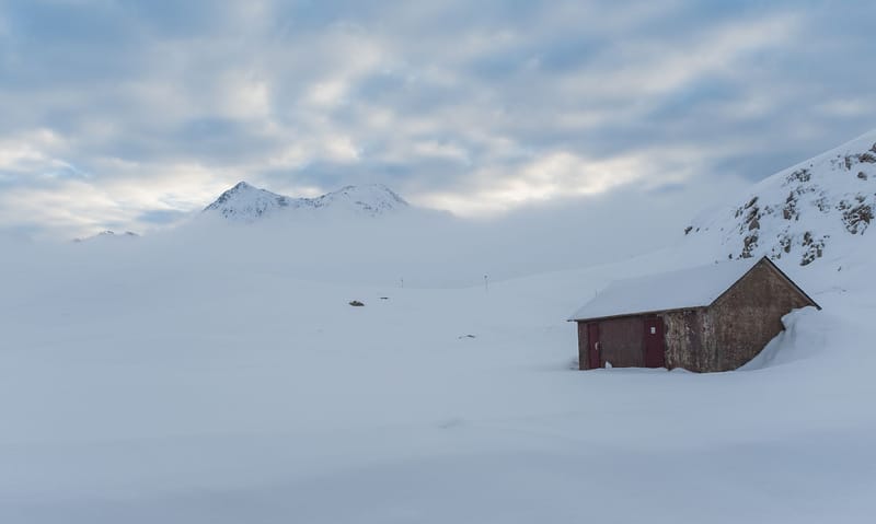 ¿Qué pasa si no encuentras un refugio? Los riesgos de permanecer expuesto al frío en la montaña