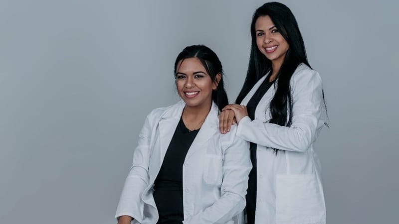 La Dra. Karina García impulsa Healthy Smile Foundation: una iniciativa para devolver la sonrisa y la dignidad a los adultos mayores