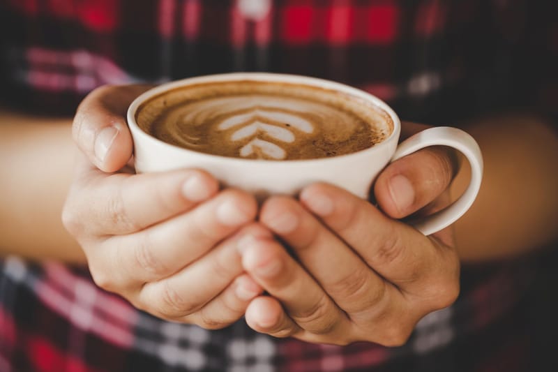 ¿El café realmente hace mal al corazón? Lo que dice la evidencia científica más reciente