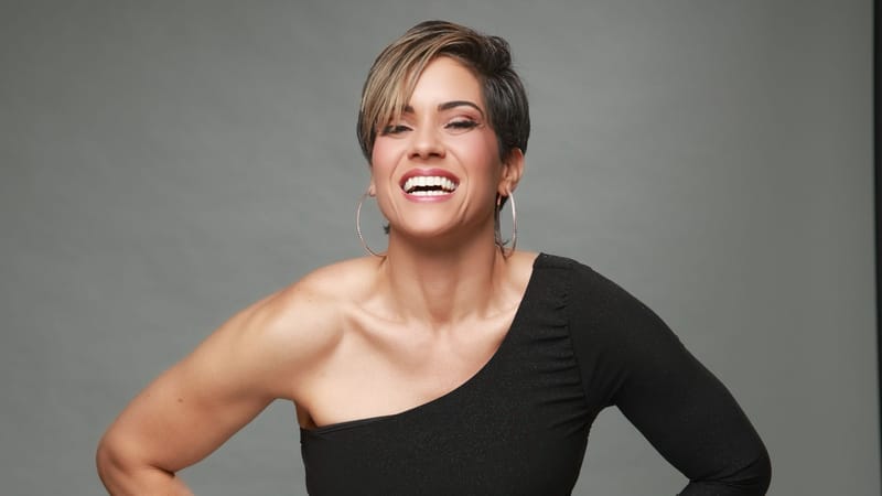 Izis “La Enfermera de la Salsa” lleva su salsa al 65.º desfile y Festival Boricua de Newark