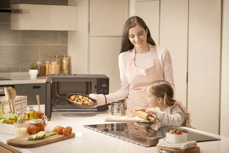 Salva el menú en minutos: Cómo cocinar los acompañamientos express de Fiestas Patrias en el microondas