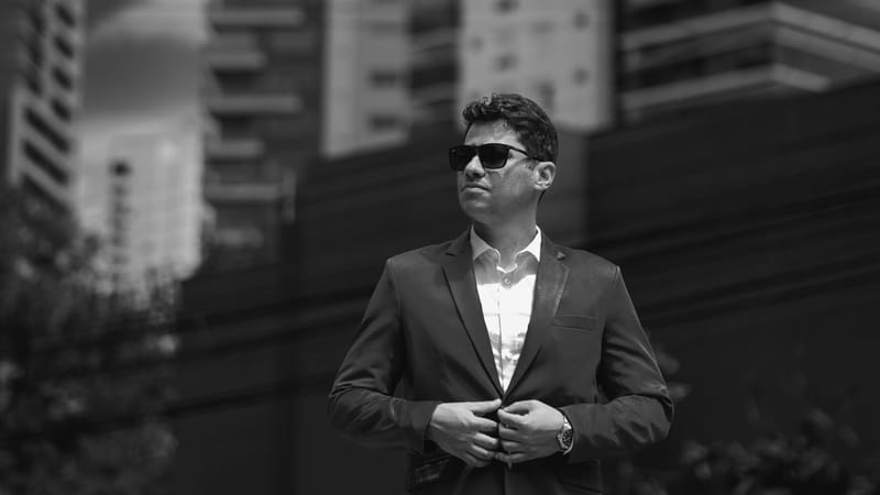 El falso emprendedor: ¿facturar mucho convierte automáticamente en empresario?