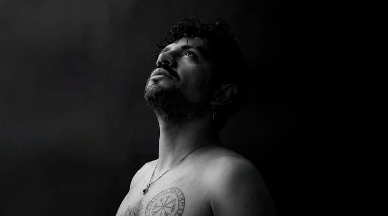 Monokoi presenta Geometría del Universo: un álbum sobre el movimiento, la transformación y volver a empezar