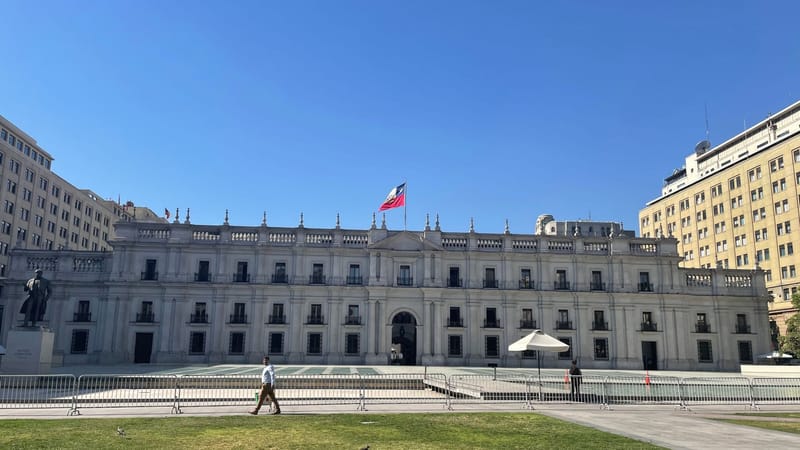 ¿Cómo funciona el sistema político chileno? Guía para conocer sus instituciones