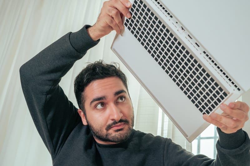 أهم 10 علامات تحتاج معها إلى صيانة مكيفك قبل أن يتوقف فجأة في الإمارات