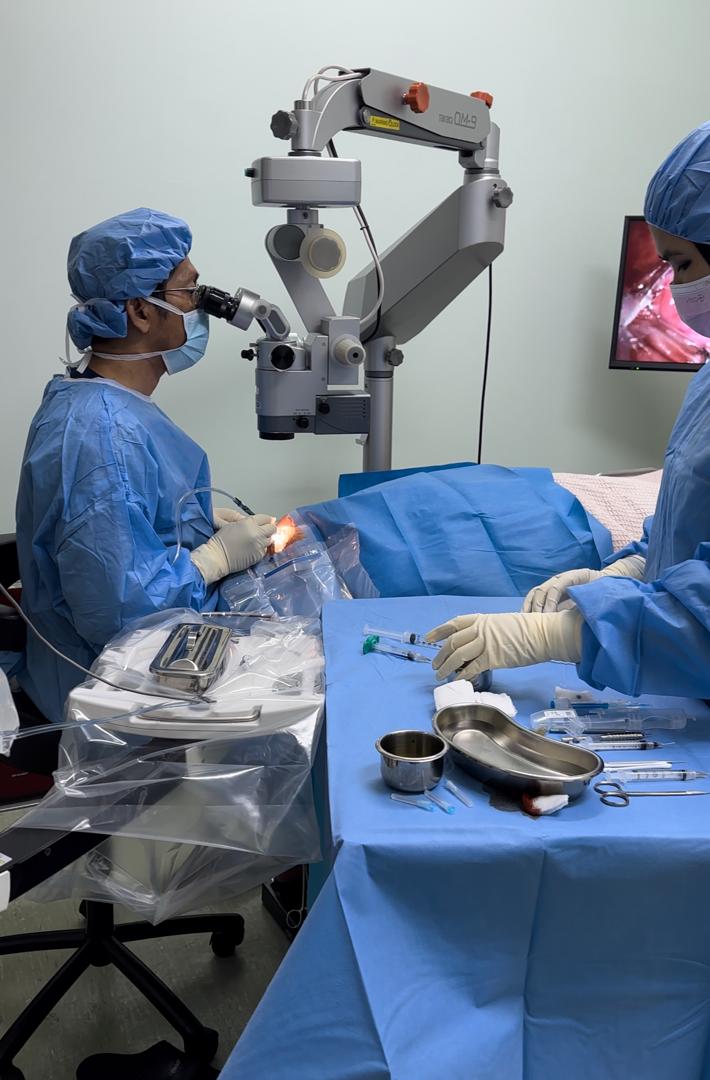 Advanced Cataract Surgery with Precision Techniques