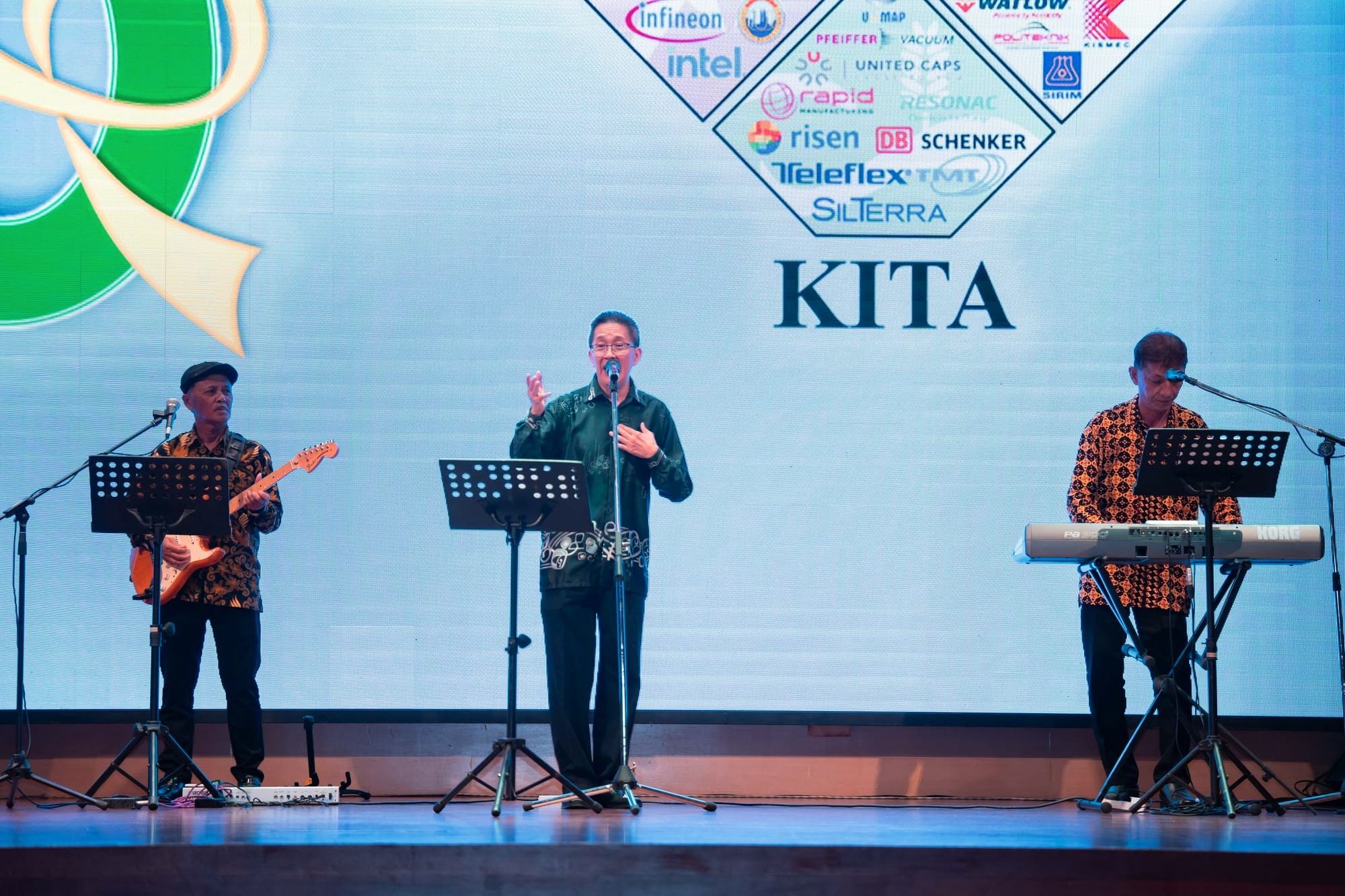Patrick and The Romantiques of Penang entertains at the KITA 20th Anniversary Dinner