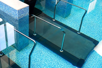 عن مركز يو كان للعلاج الطبيعي في الكويت image