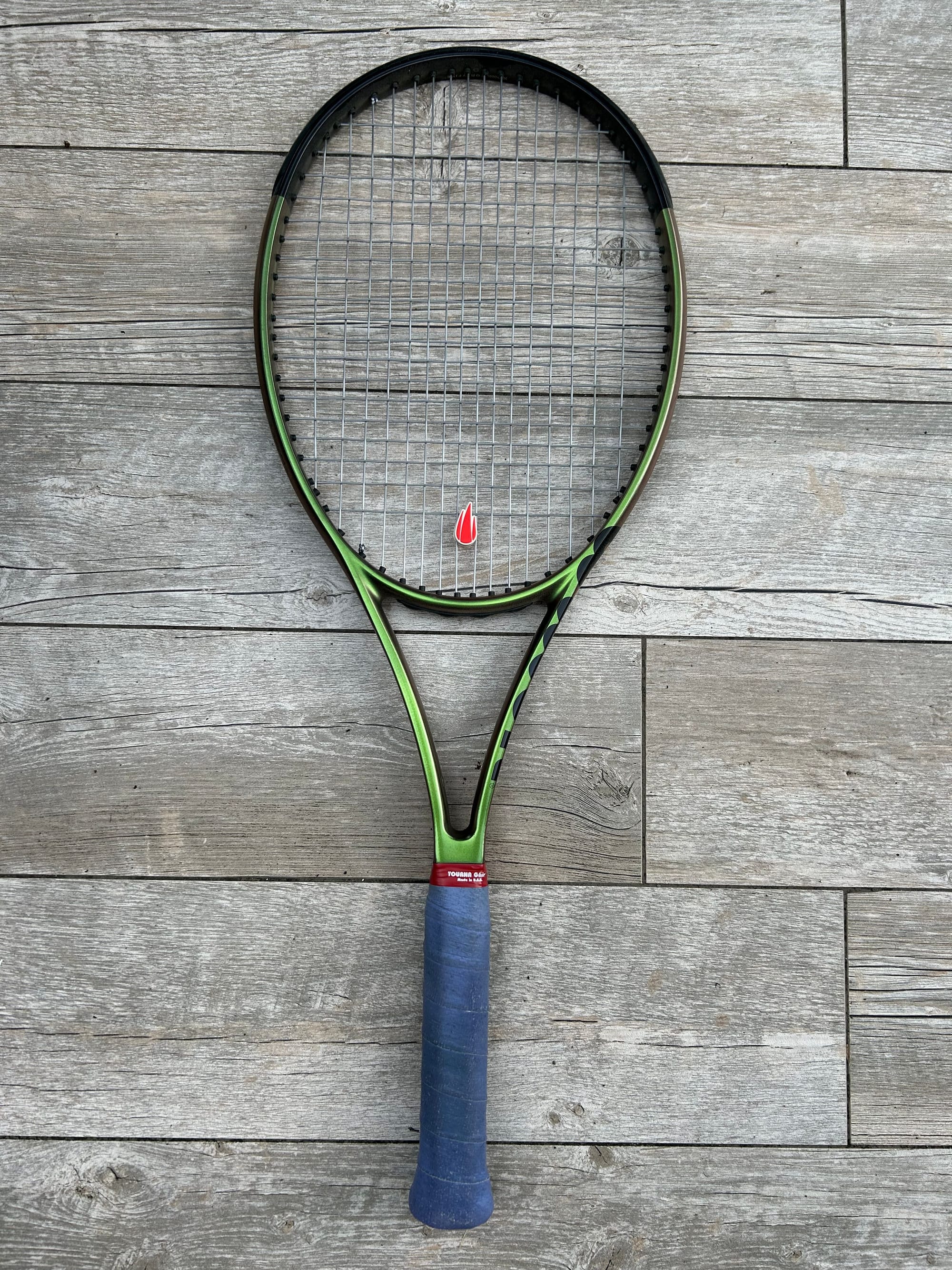 WILSON BLADE V8 size 98  16x19 305gr grip 4 |4 1/2