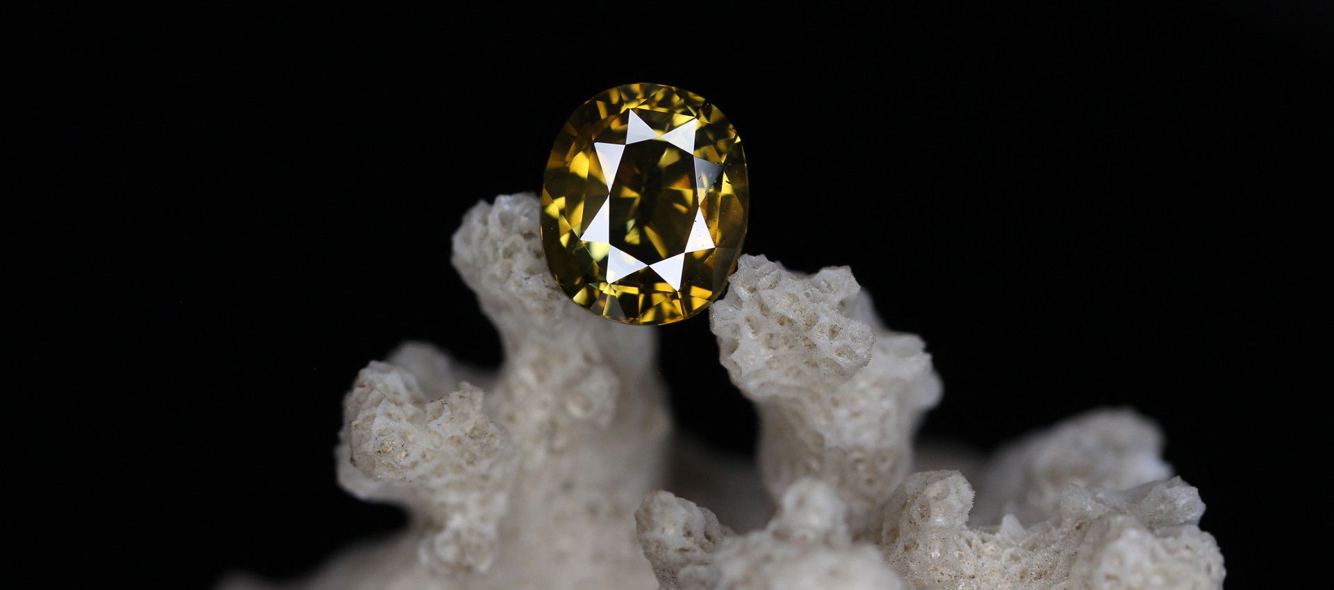  Alexandrite stone 
