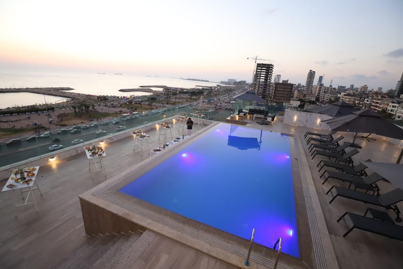 Grand Sky - Swimming Pool and Lounge