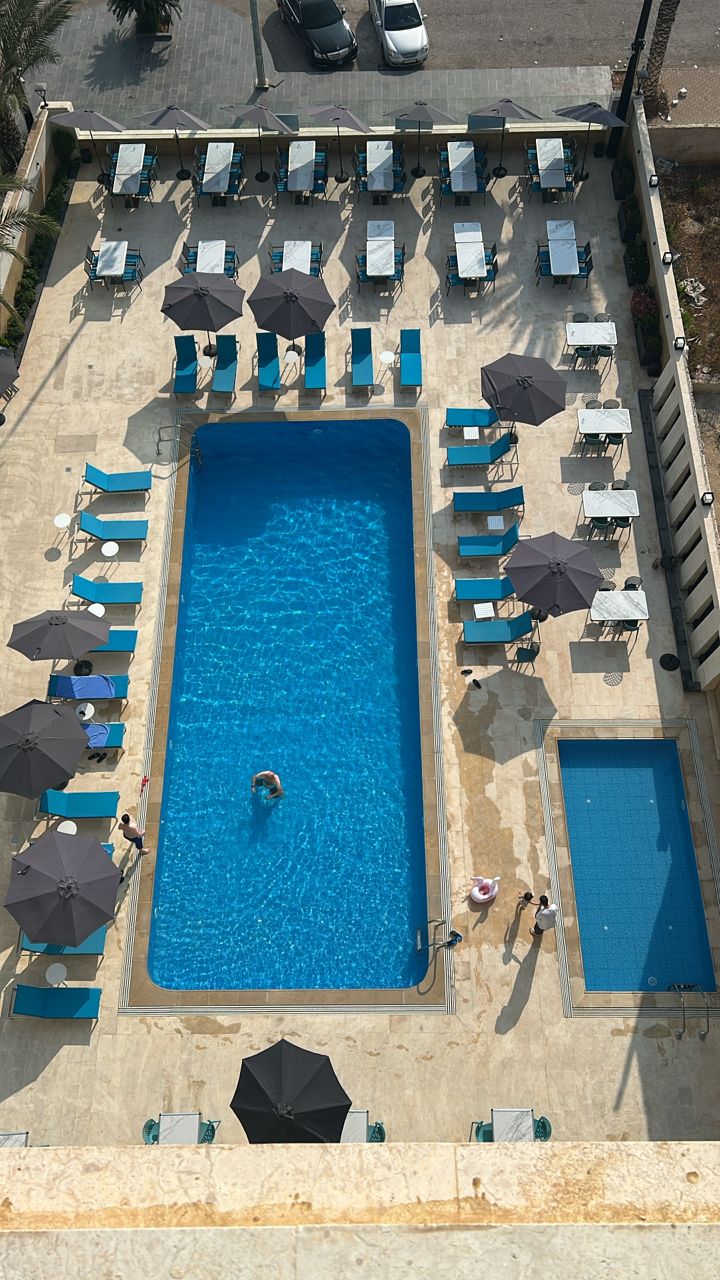 Grand cafe and Pool
