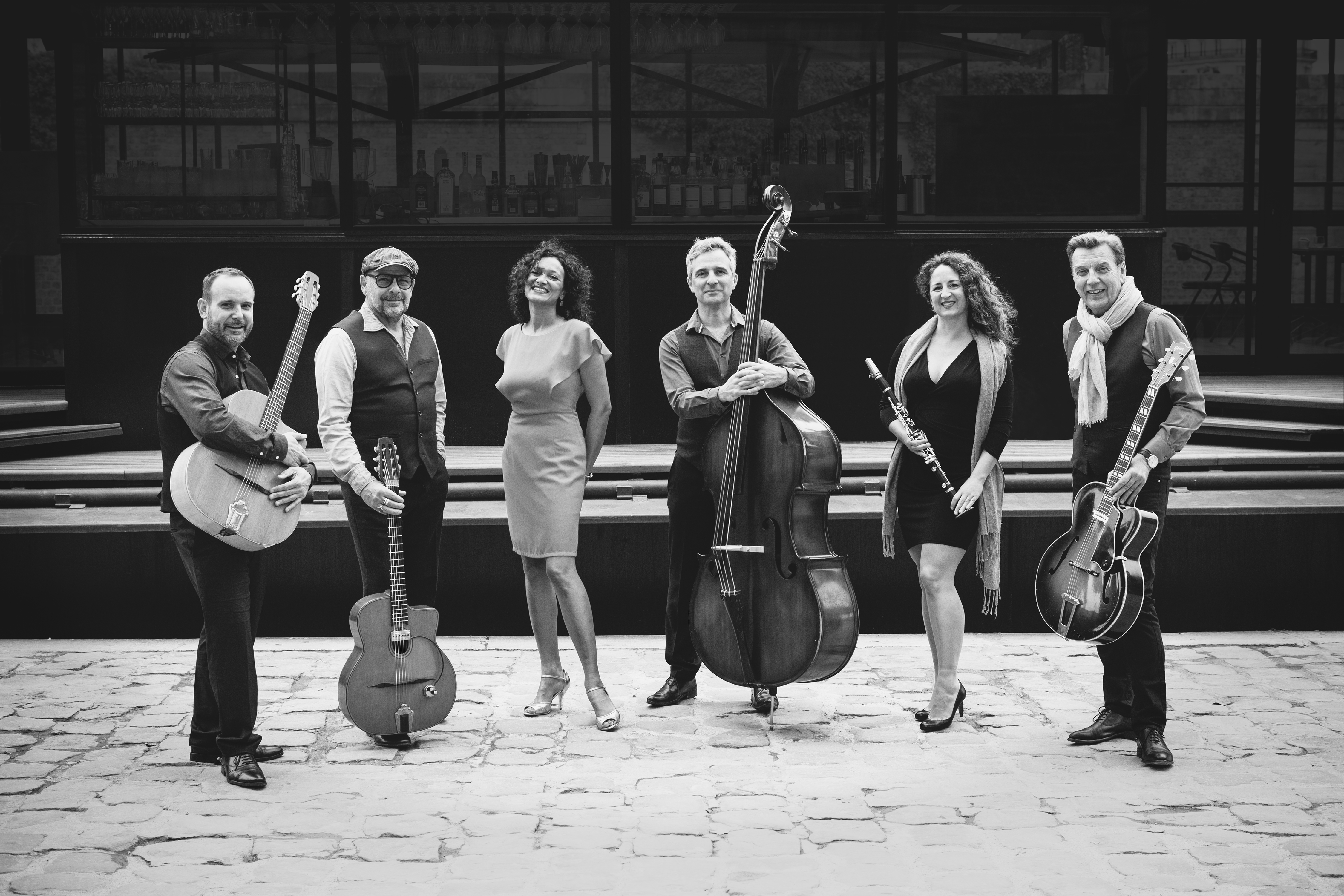 Hélène Argo: vocals. Aurélie Tropez: clarinette . Christophe Davot: guitare,vocals,direction . Eric Fournier: guitare . Jean-Yves Dubanton: guitare,vocals . Laurent Vanhée: contrebasse
