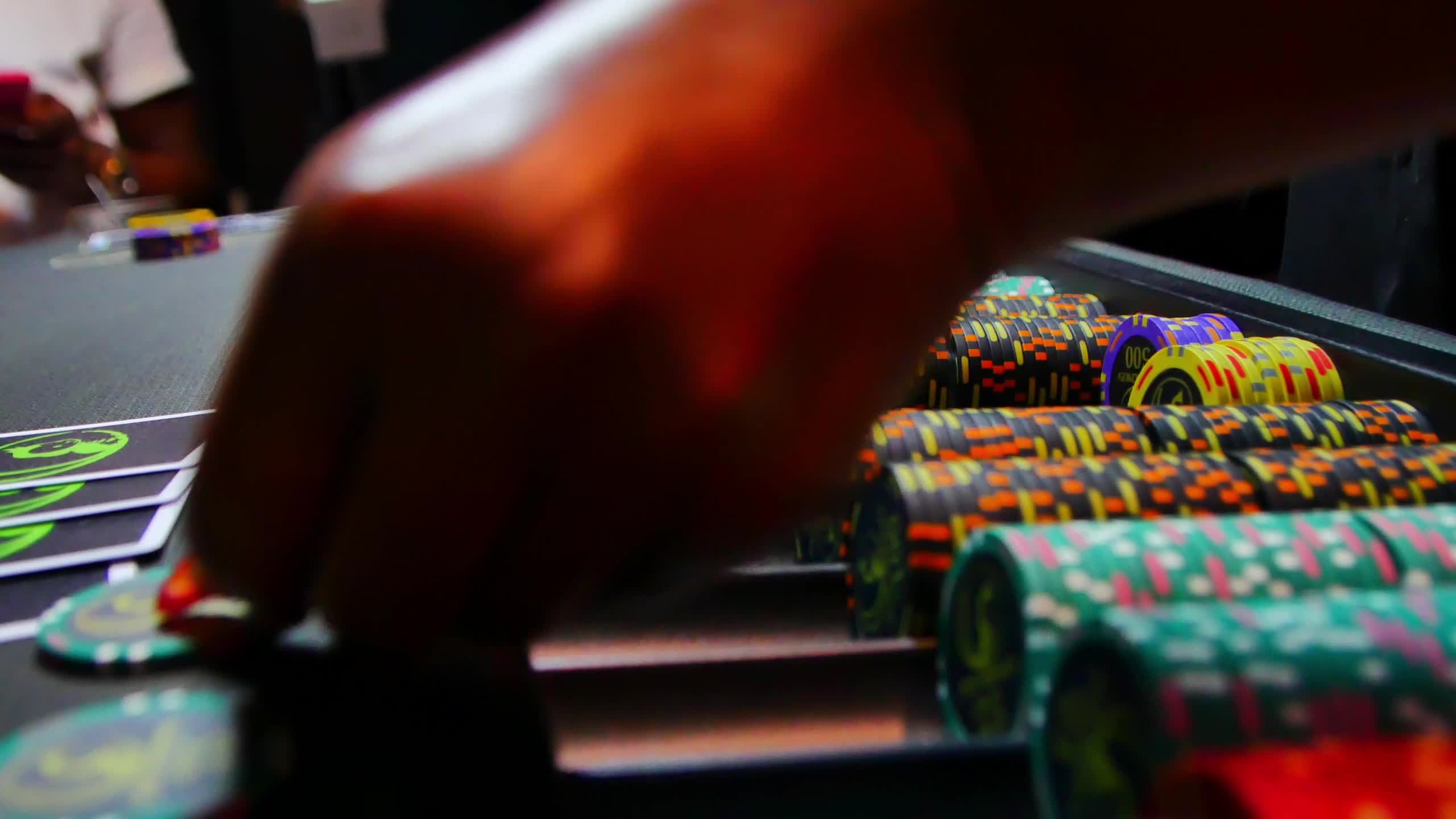 LIVE GAMING thumbnail