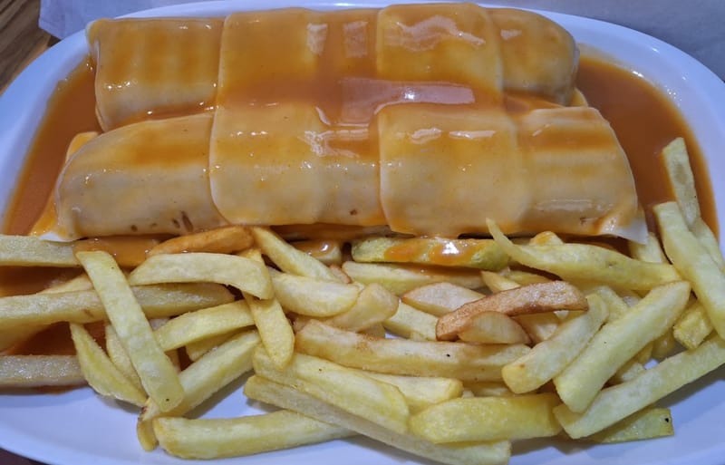 Francesinha normal com queijo