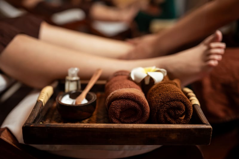 جلسات العناية بالقدمين