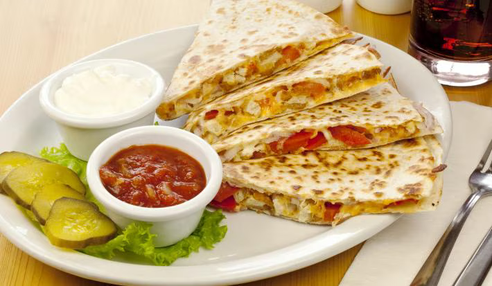 QUESADILLA DE POLLO