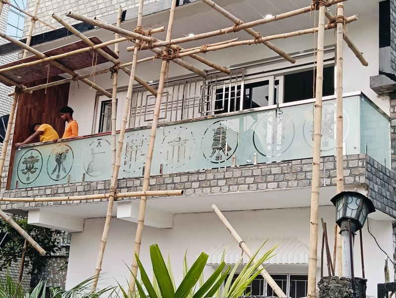 Steel &amp; Glass Railing