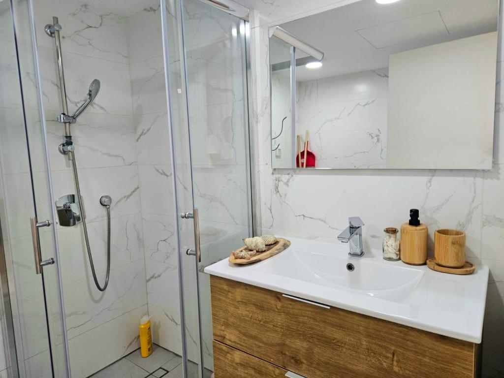 דירת סטודיו עם נוף לים