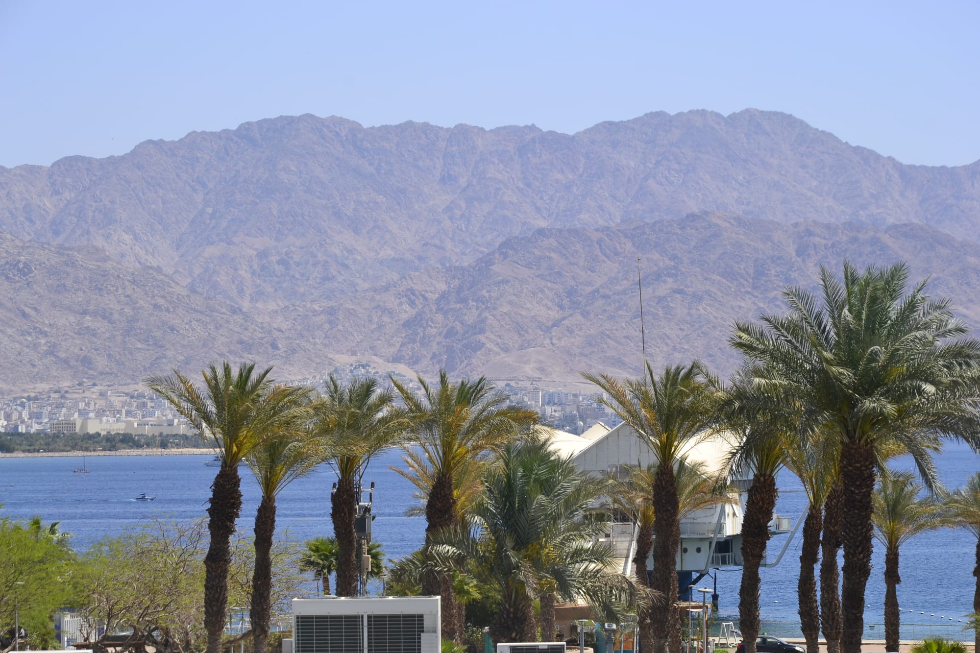 סי סייד אילת – חופשת חורף 2025 המושלמת למשפחות עם בריכה מחוממת ושקט אמיתי