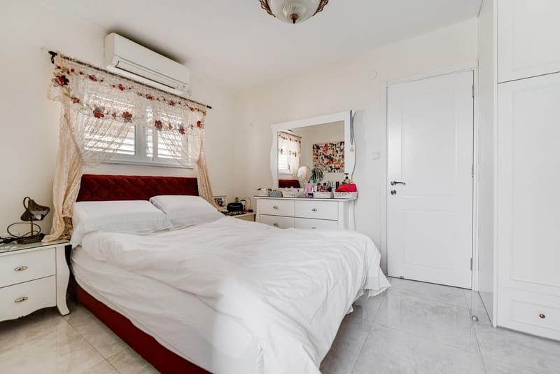 דופלקס גג משופץ ומפנק של 4 חדרים