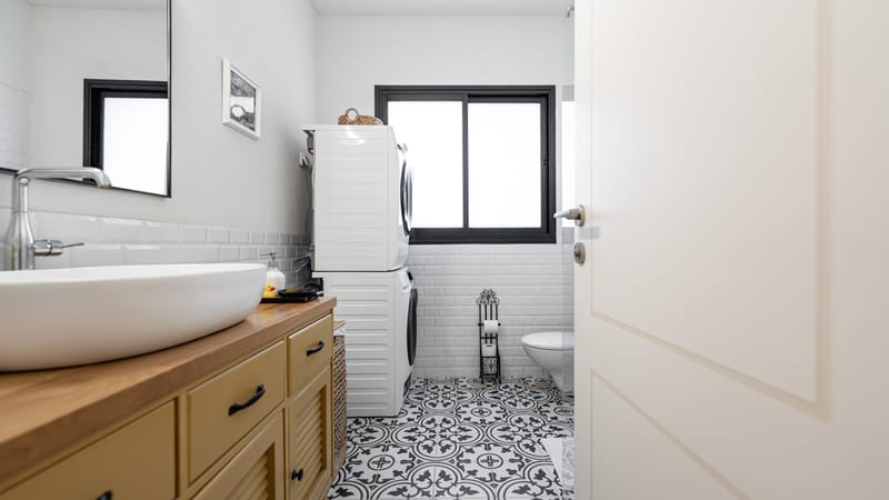 אין עוד דירה כזו בשוק – שקט מושלם בלב המרכז!