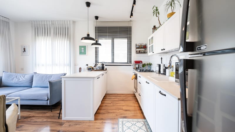 אין עוד דירה כזו בשוק – שקט מושלם בלב המרכז!